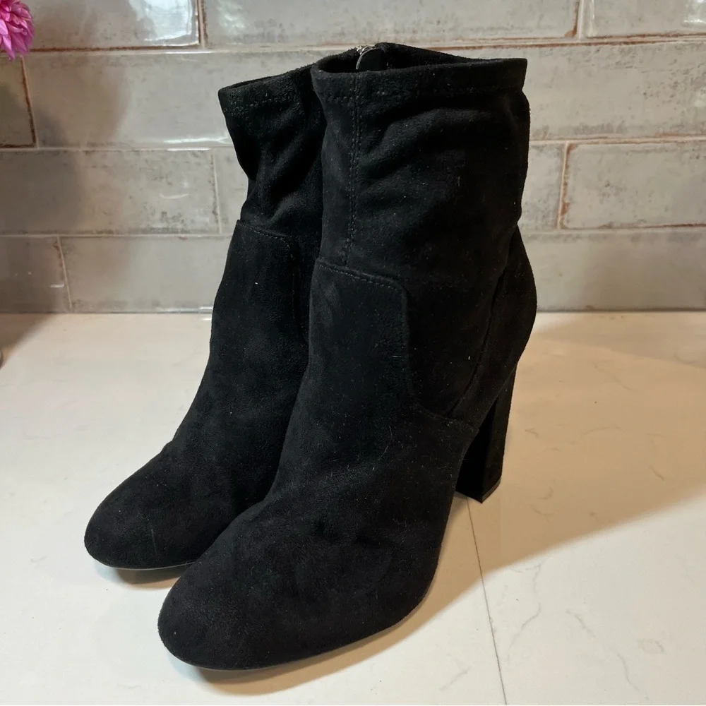 Circus Sam Edelman Carinda Black Faux Suede  Ankle Boots 8.5